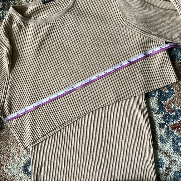 Nasty Gal Taupe Two Piece Sweater Skirt Set, Size 10 - Picture 4 of 7